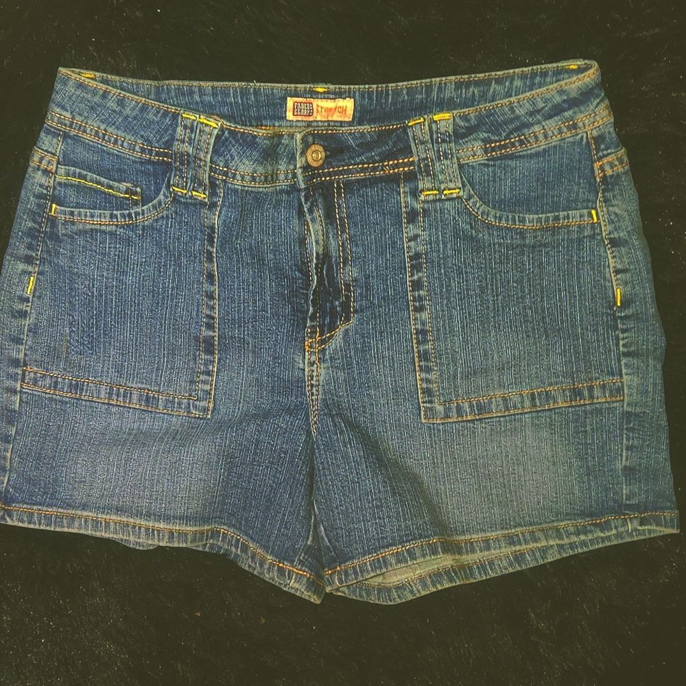 Faded Glory** Ladie's Denim stretch shorts in size 10/ 32" waist